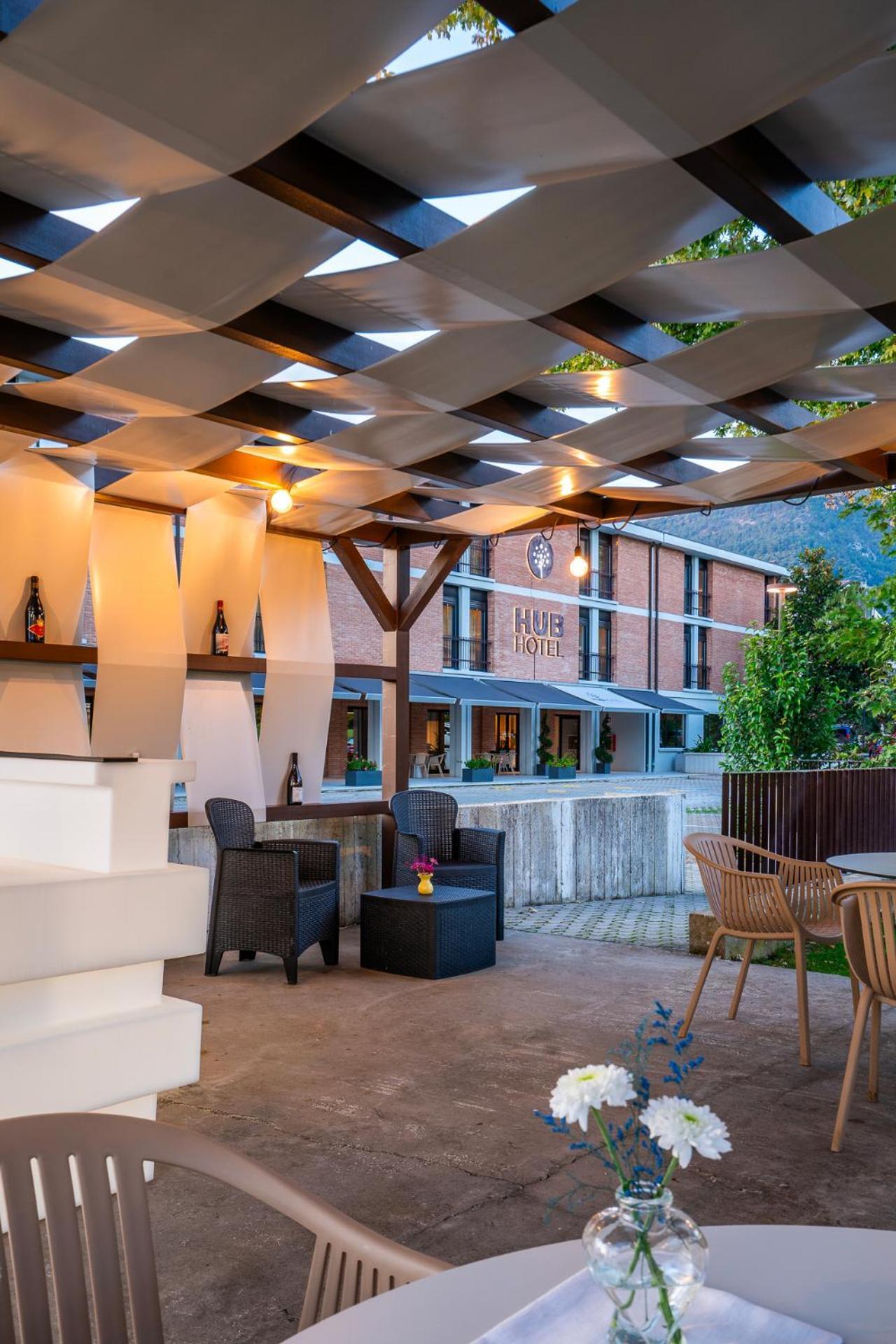 Hub Hotel 古比奥 外观 照片