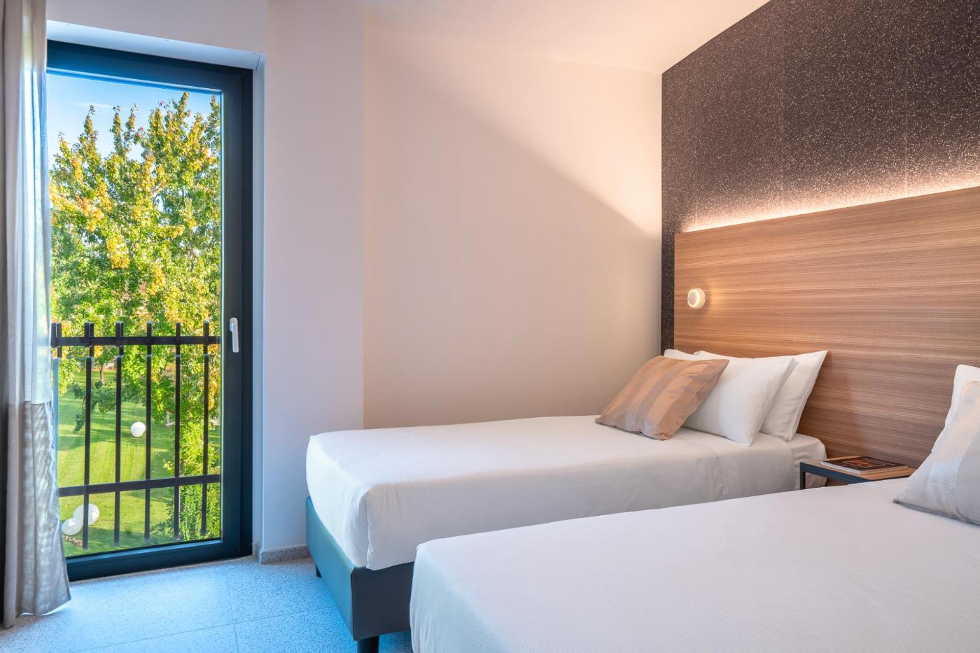 Hub Hotel 古比奥 外观 照片