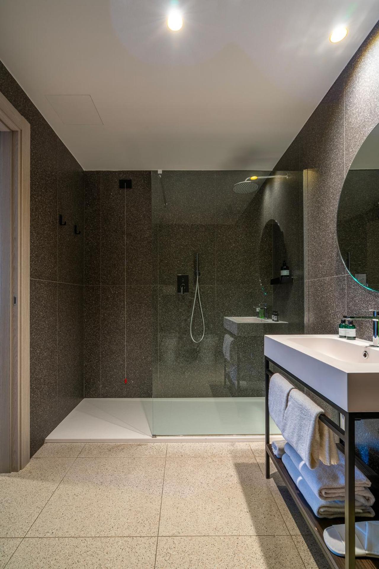 Hub Hotel 古比奥 外观 照片