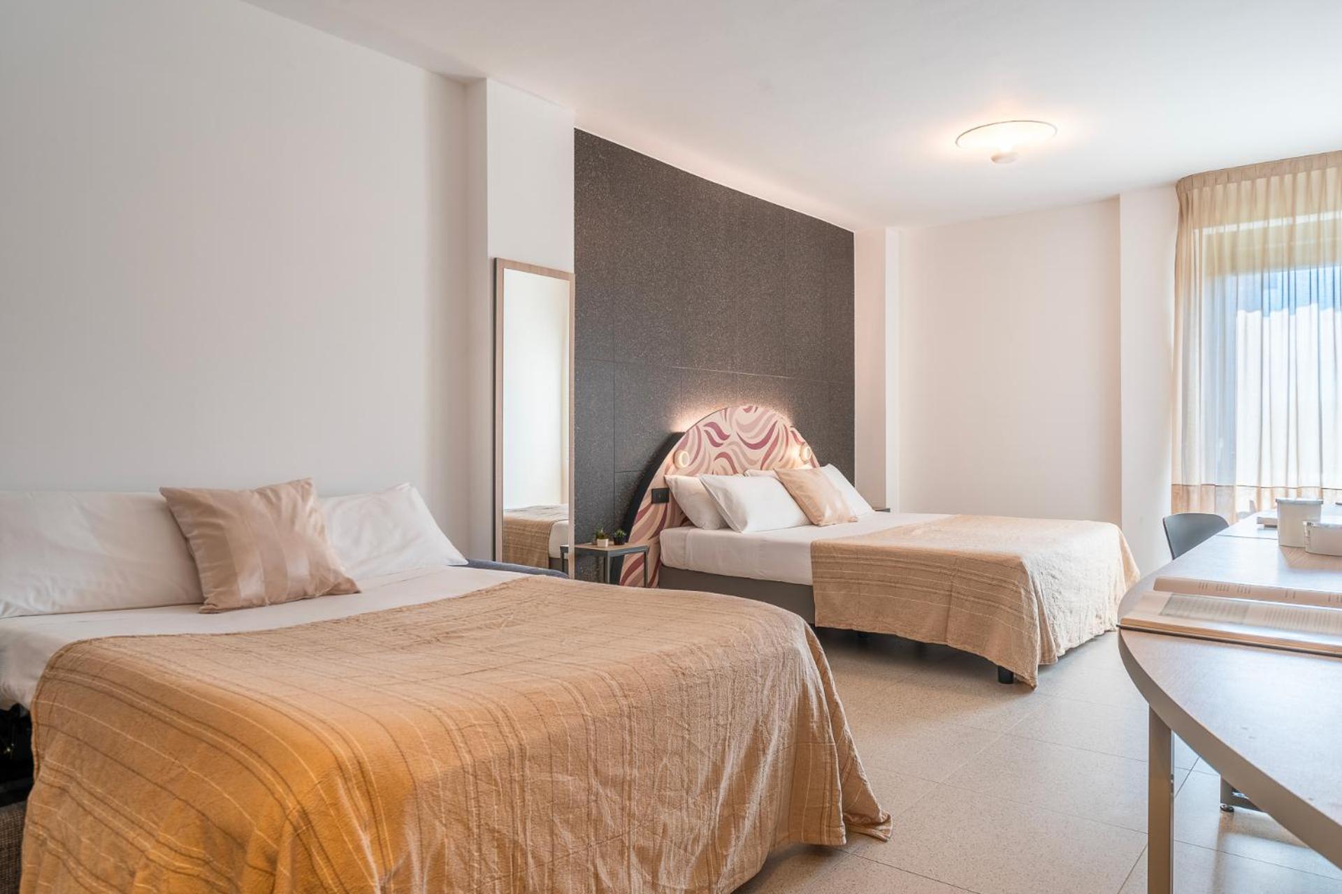 Hub Hotel 古比奥 外观 照片